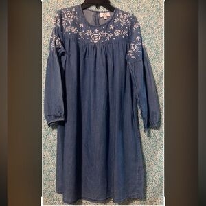 💙 Chic Connection Denim Dress w/ accent embroidery, Size: Medium/Petite